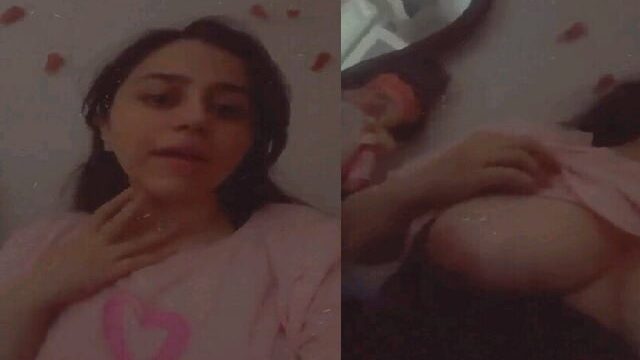 Desi beauty flaunts viral nude boobs