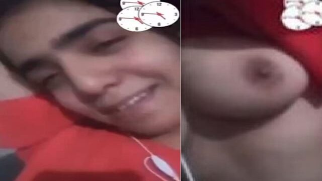 Indian Girl Goes Nude on Viral Video Call  desi52